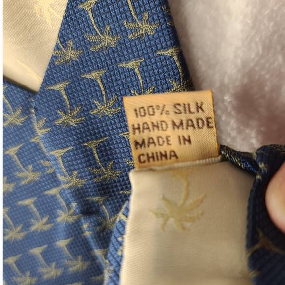 Tommy Bahama Off Island blue palm tree silk tie - 57.5" - Picture 6 of 6